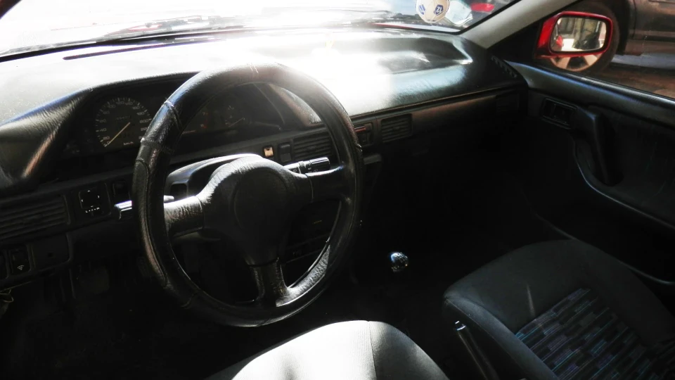 Mazda 323 2