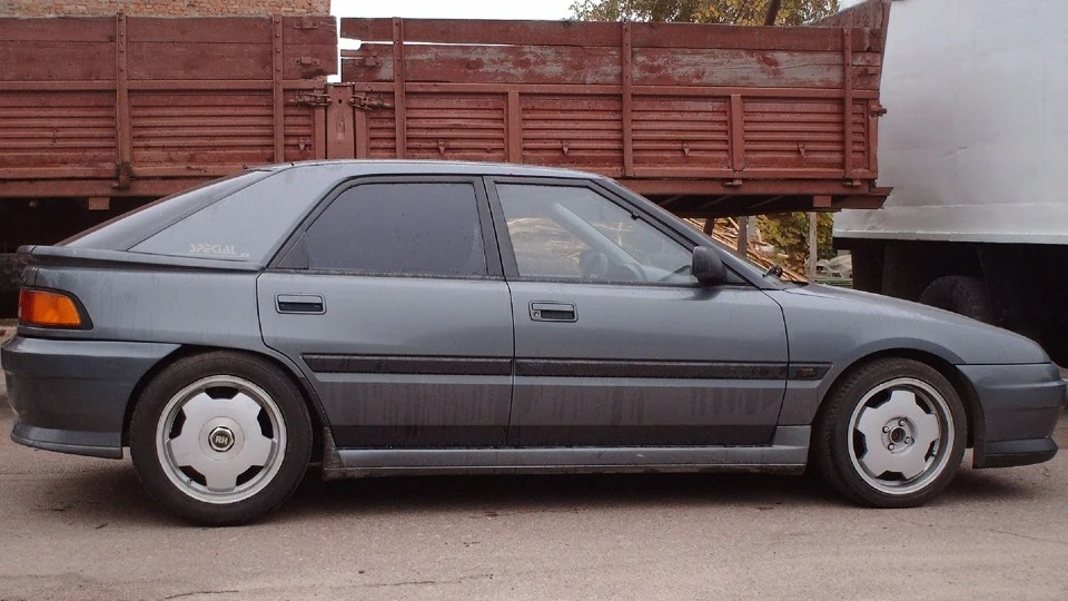 Mazda 323 5