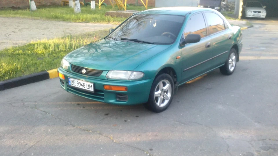 Mazda 323 5