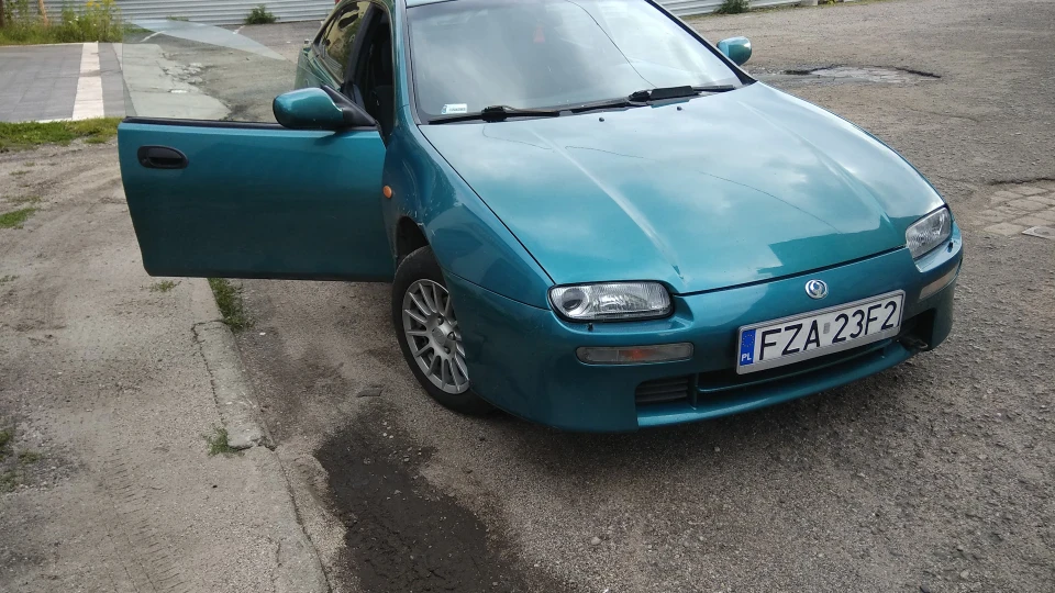 Mazda 323