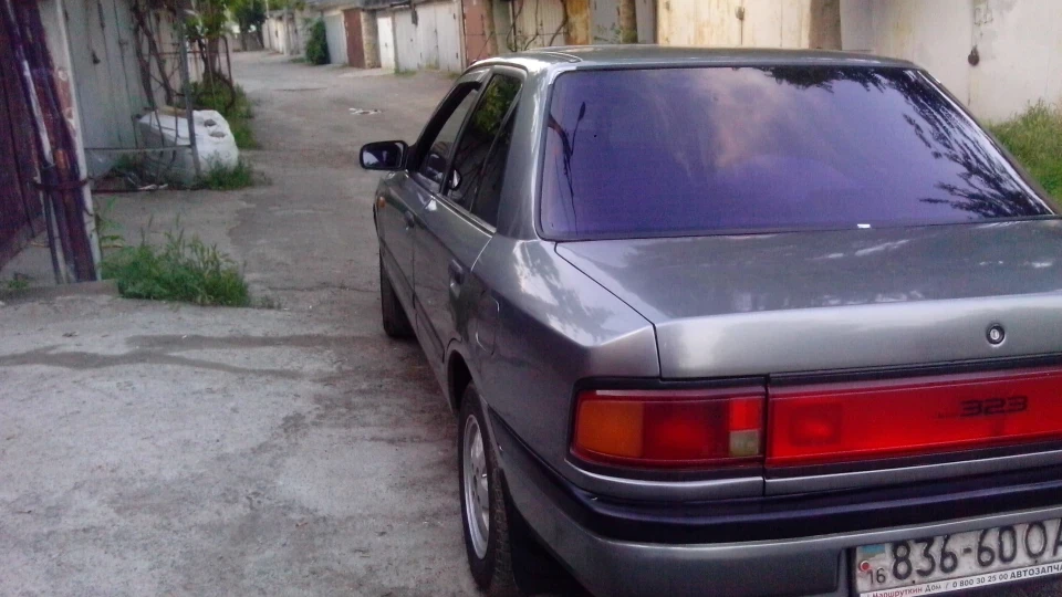 Mazda 323 4