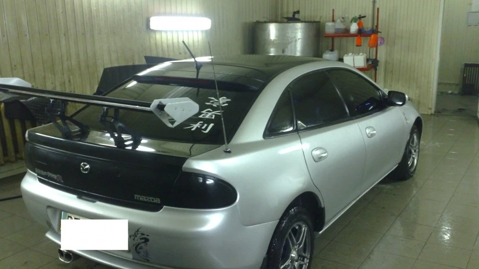 Mazda 323 2