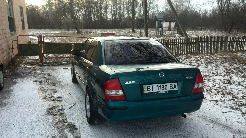 Mazda 323 4