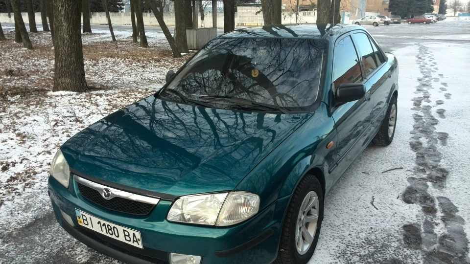 Mazda 323 5