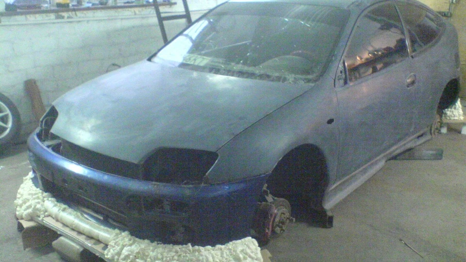 Mazda 323 2