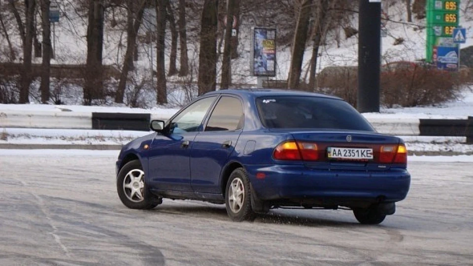 Mazda 323 1.3 16V МУСЯ 3