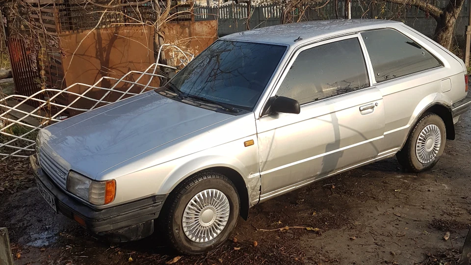 Mazda 323 1.3 бензин 2