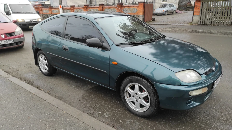 Mazda 323 1.3 бензин 5