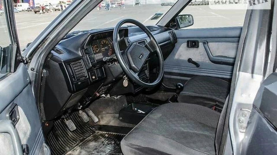 Mazda 323 1.3 gbo 2