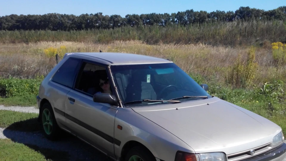 Mazda 323 1,3 V16