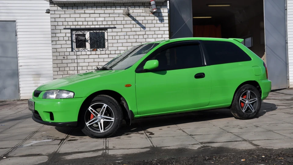 Mazda 323 1.3 V16 3