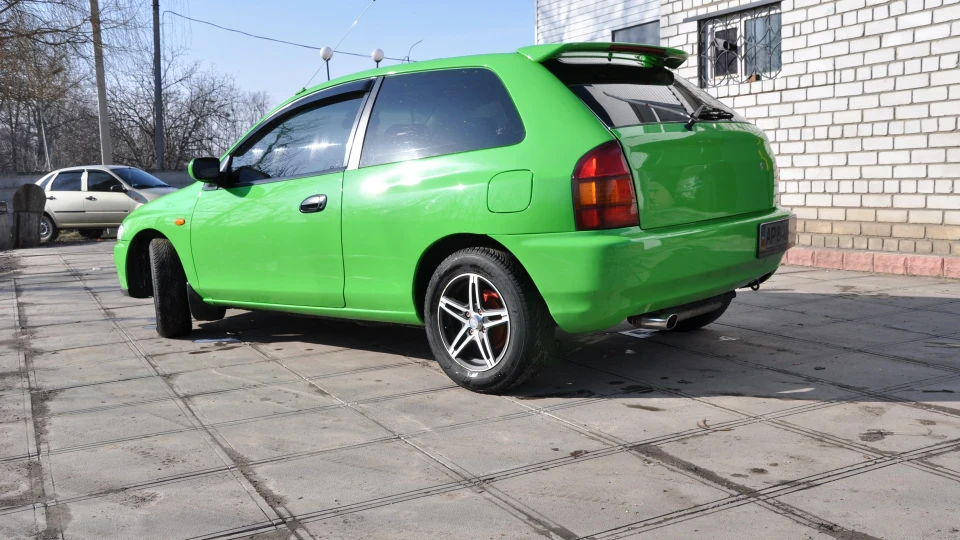 Mazda 323 1.3 V16 4