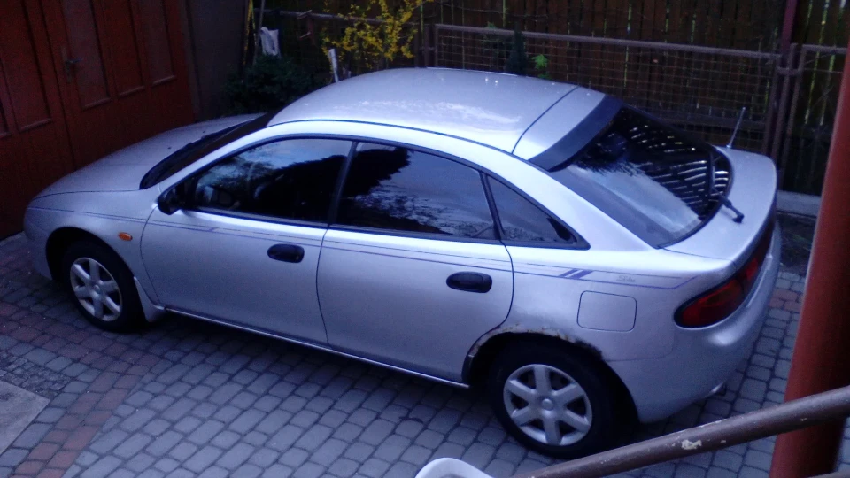 Mazda 323 1.5 16v 2
