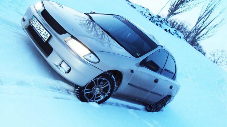 Mazda 323 1.5 16v ツ