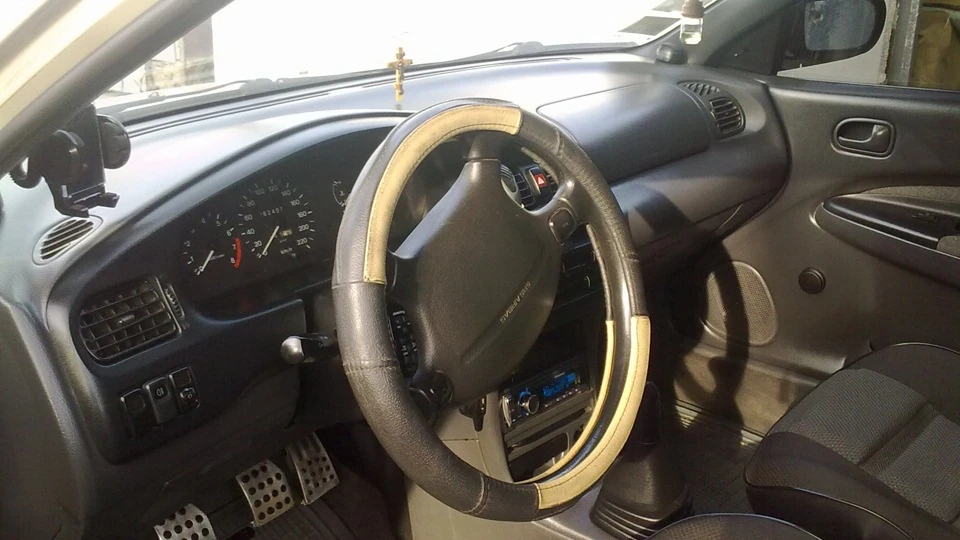 Mazda 323 1.5 16v ツ 3