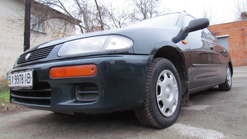 Mazda 323 1.5 BeStiyA 4