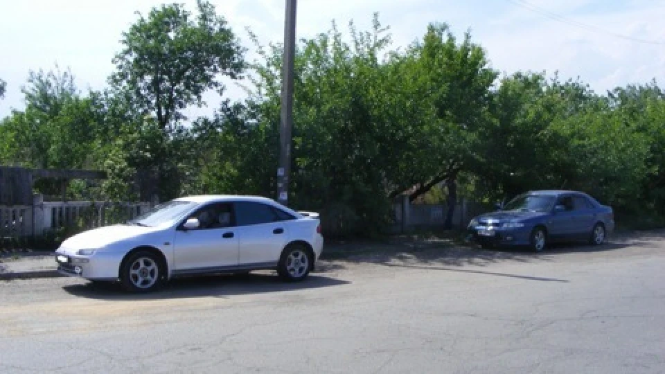 Mazda 323 1.5 сріб. метал