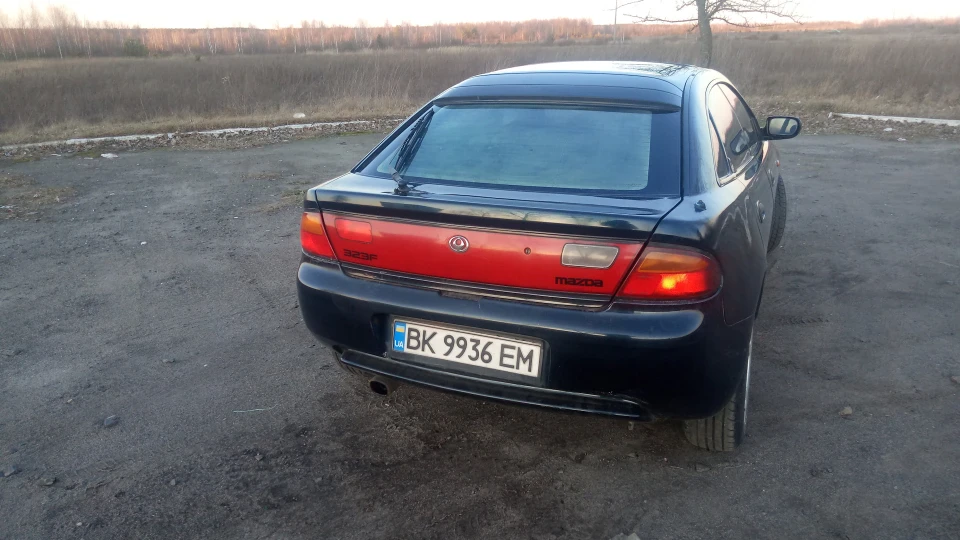 Mazda 323 1.5 5