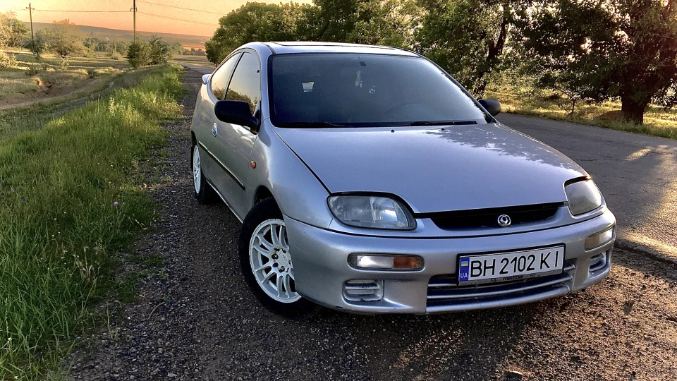 Mazda 323 1.5i 4