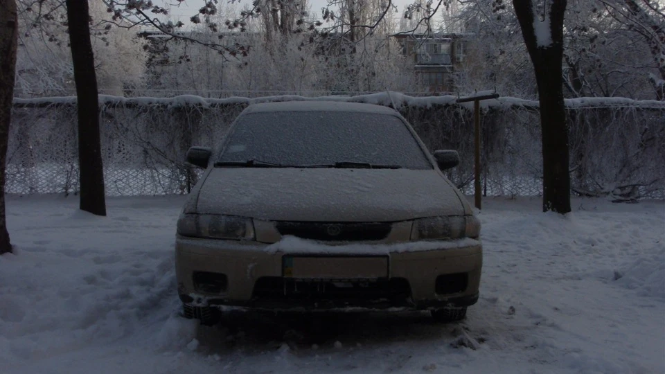 Mazda 323 1,5зла шавка 2