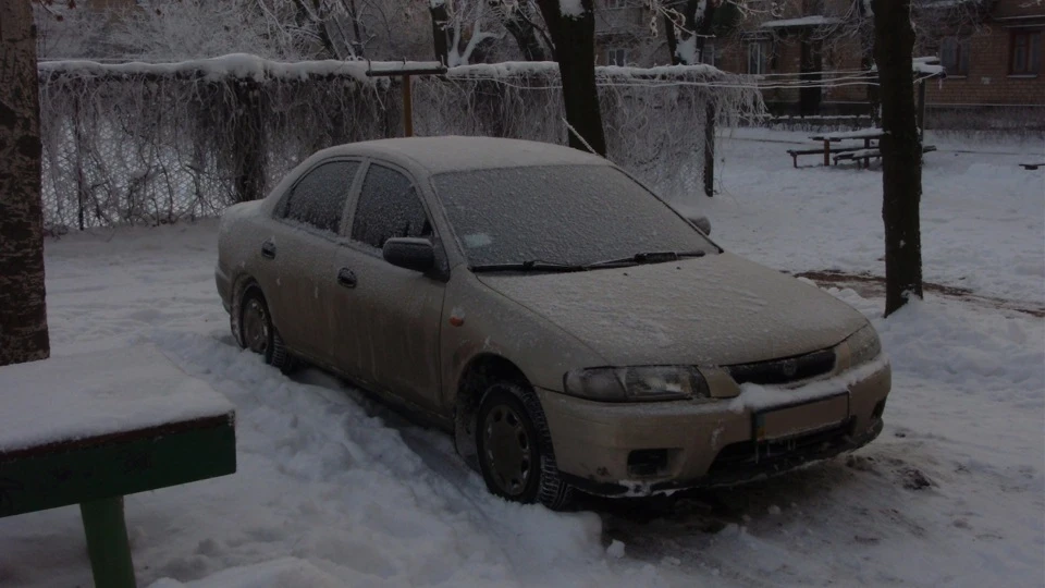 Mazda 323 1,5зла шавка 3