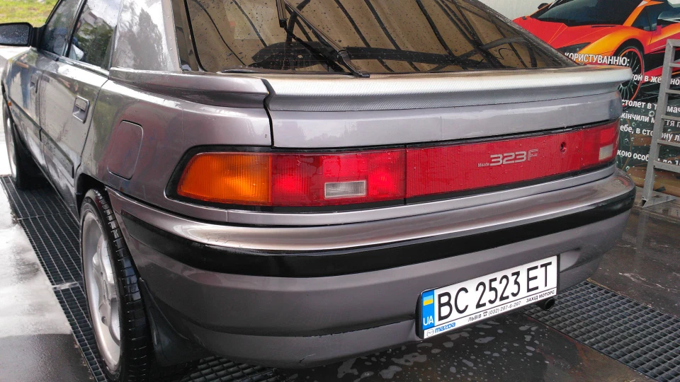 Mazda 323 1.6 16v 2