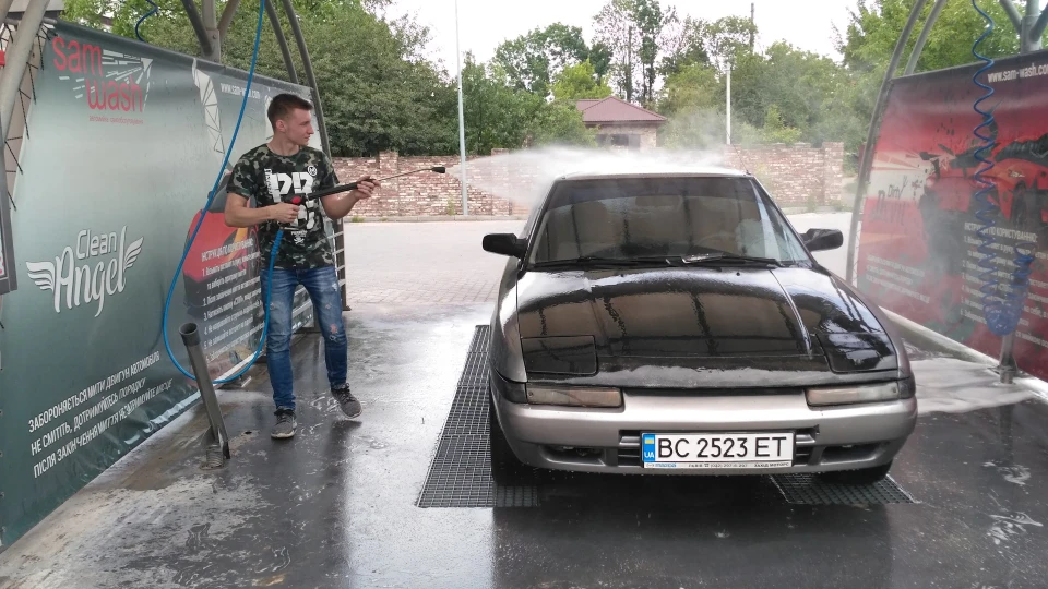 Mazda 323 1.6 16v 3