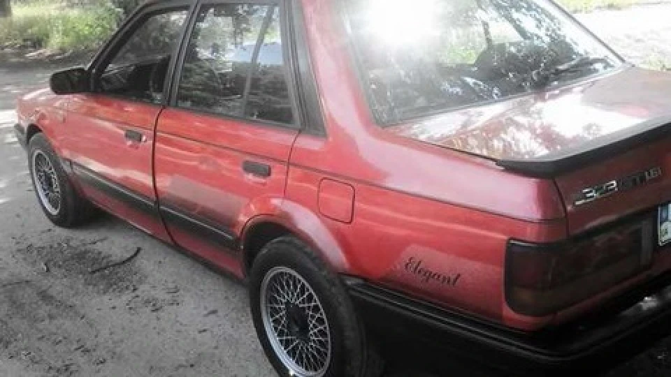 Mazda 323 1.6 GT 2