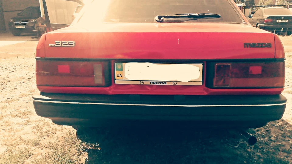 Mazda 323 1,6 GT 3