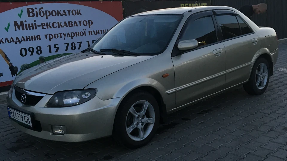 Mazda 323 1,6 i Protege 3