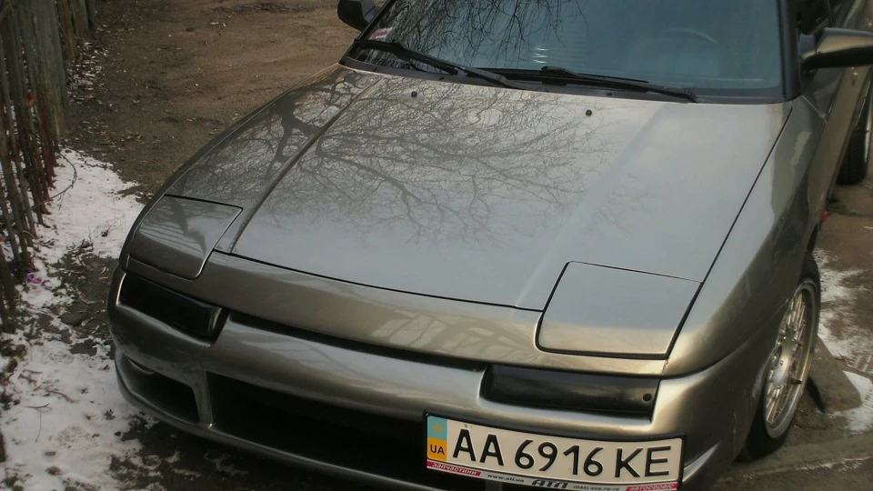 Mazda 323 1,6 V16