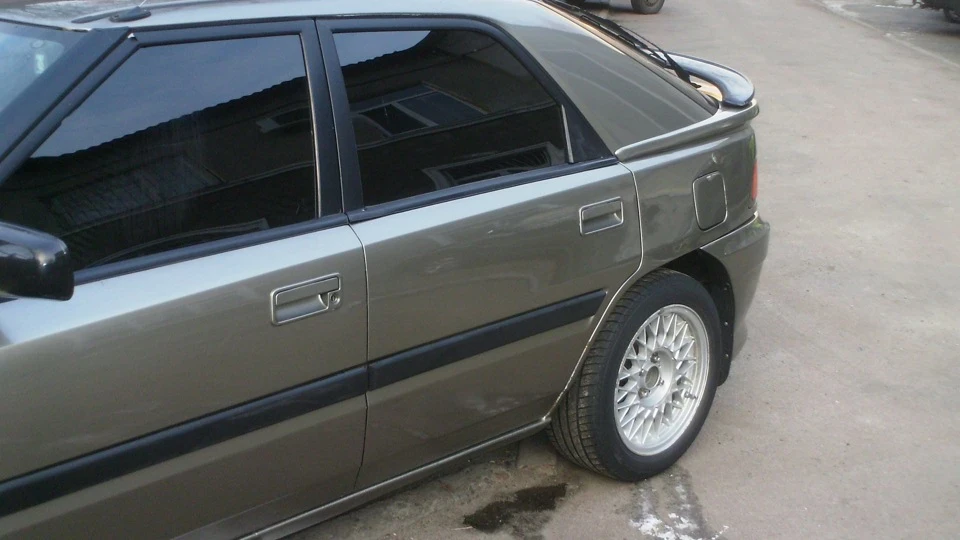 Mazda 323 1,6 V16 2