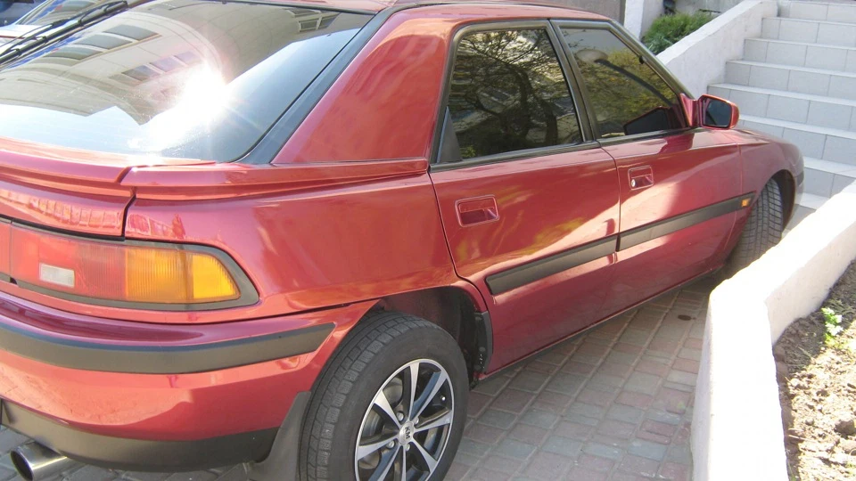 Mazda 323 1,6i Шалений їжачок) 3