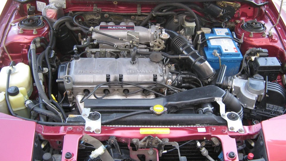 Mazda 323 1,6i Шалений їжачок) 4