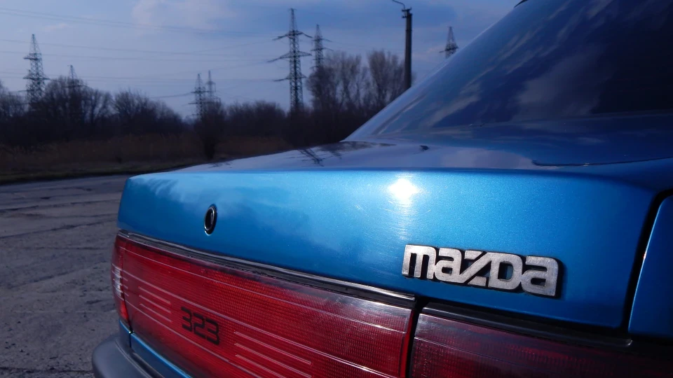 Mazda 323 16V (*_*) マイジャパン 3
