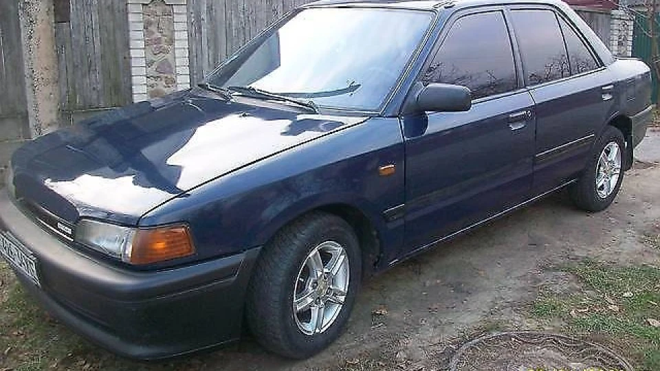 Mazda 323 1/7d 2