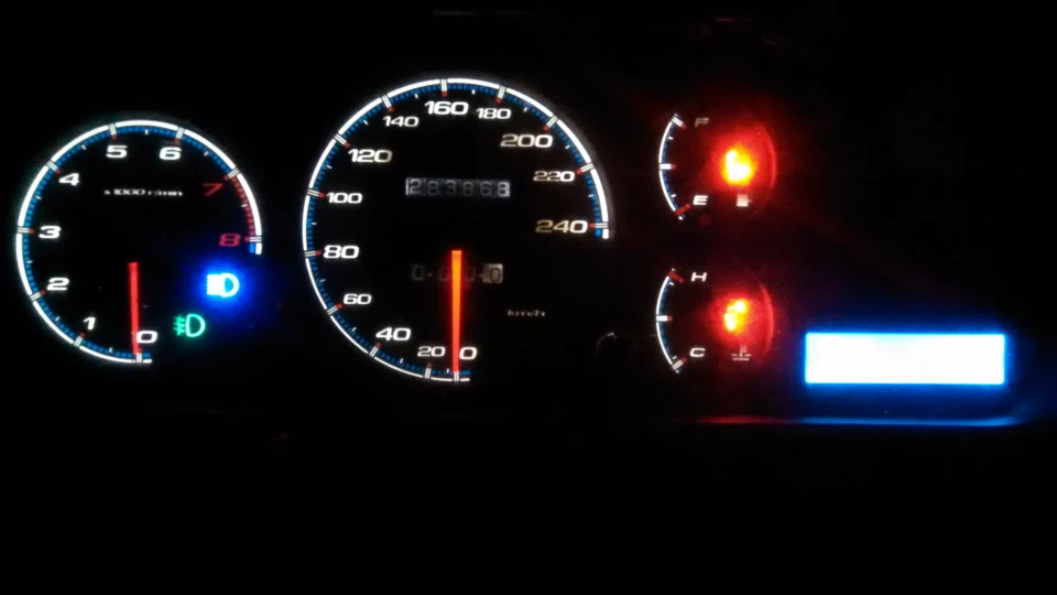 Mazda 323 1,8 bp-26 5