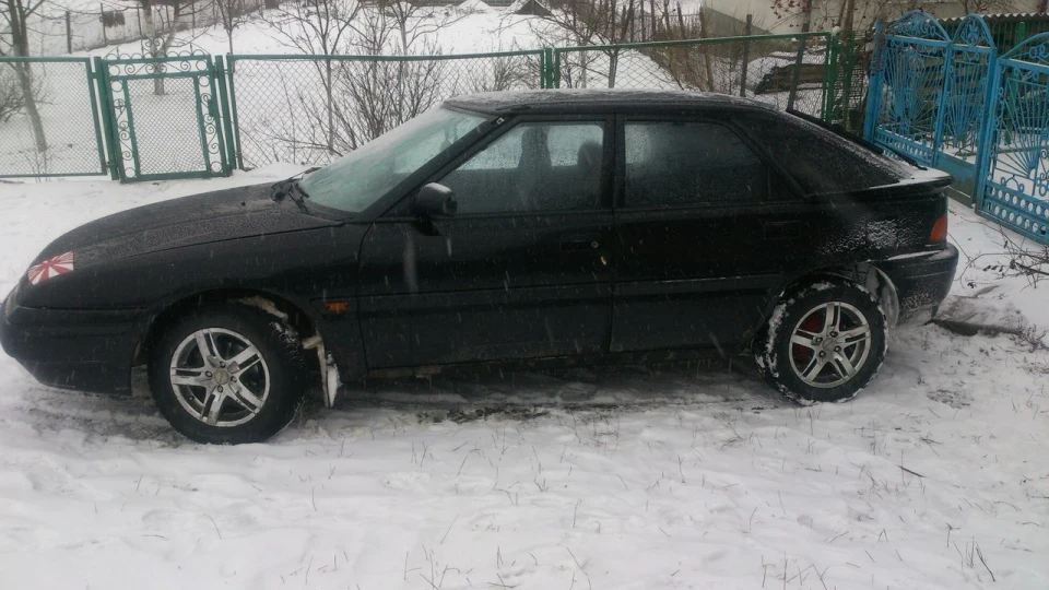 Mazda 323 1,8 DOHC 16V Hellcat 2