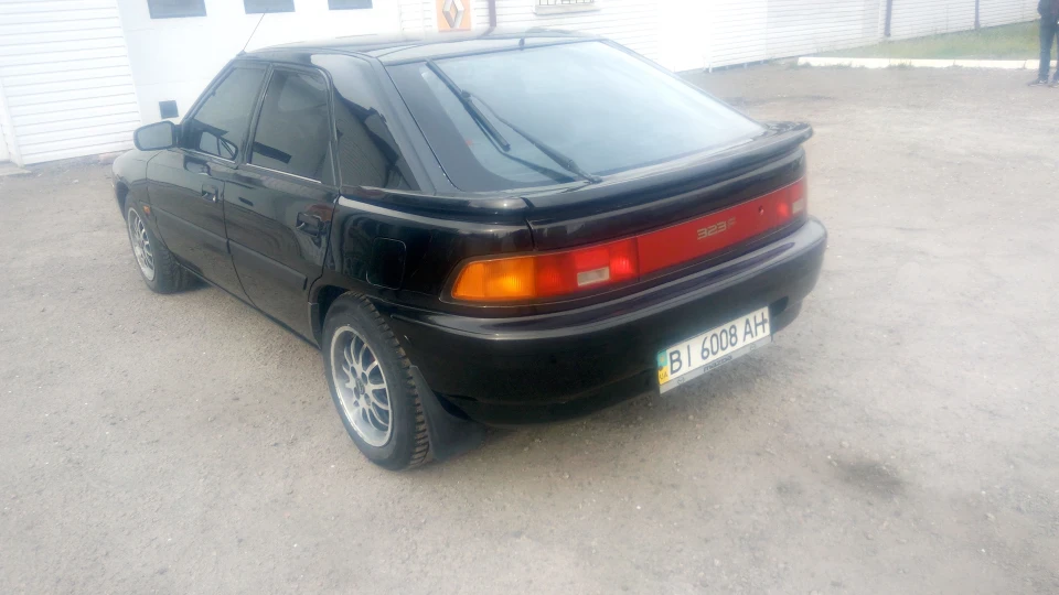 Mazda 323 1.8 l.16V GT. IV BG 2
