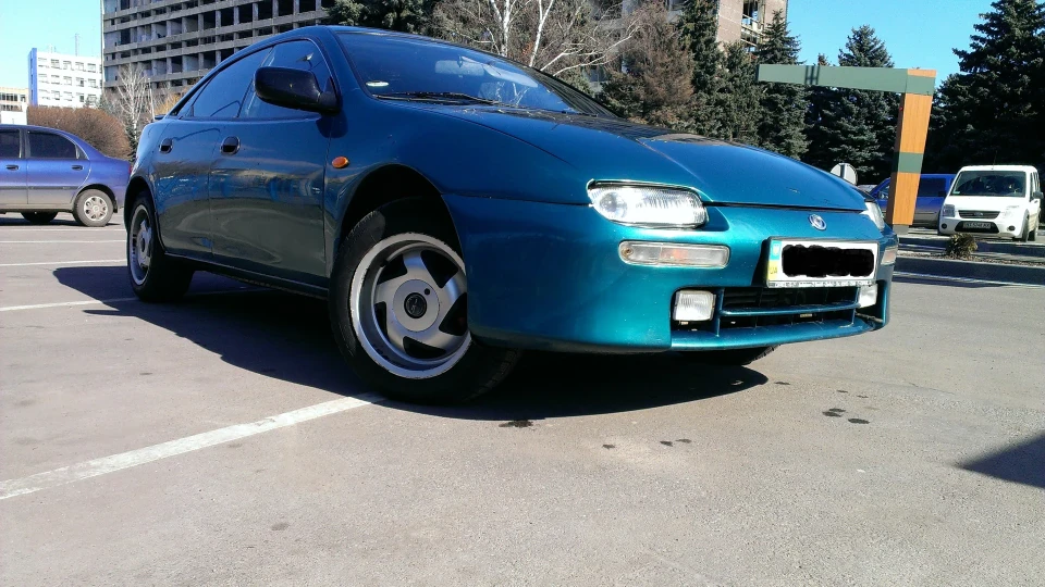 Mazda 323 1.8 2