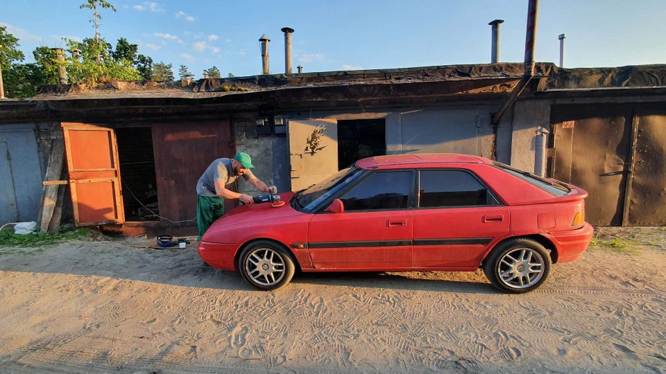 Mazda 323 1.8 2