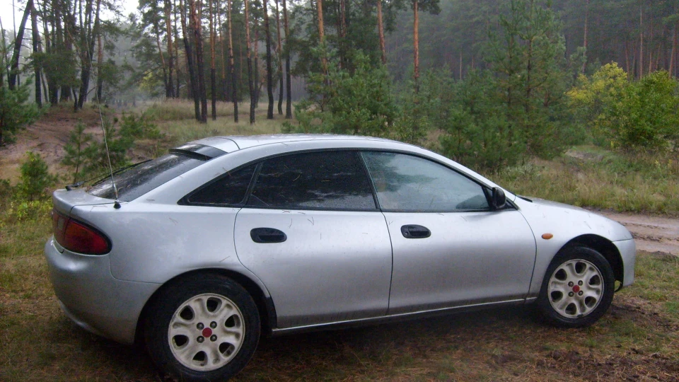 Mazda 323 1.8 4