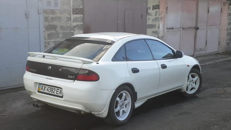 Mazda 323 2.0 V6 2