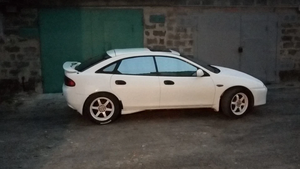 Mazda 323 2.0 V6 3