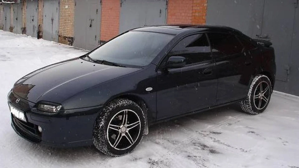 Mazda 323 2.0 V6 3