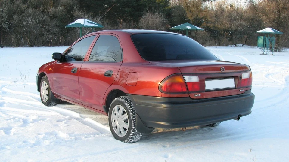 Mazda 323 @ червона стріла @ 2