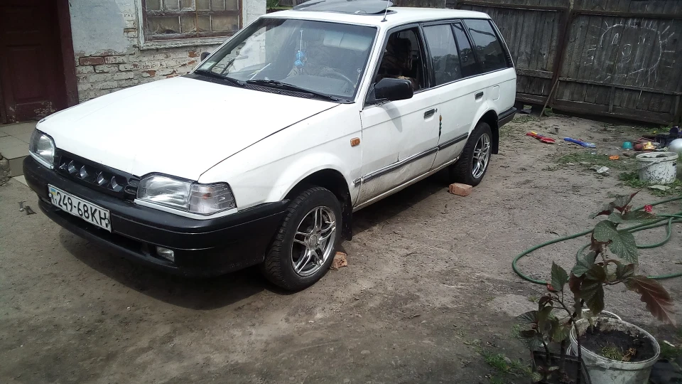 Mazda 323 БІЛА АКУЛА 2