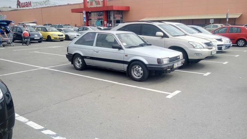 Mazda 323 BF E6 3