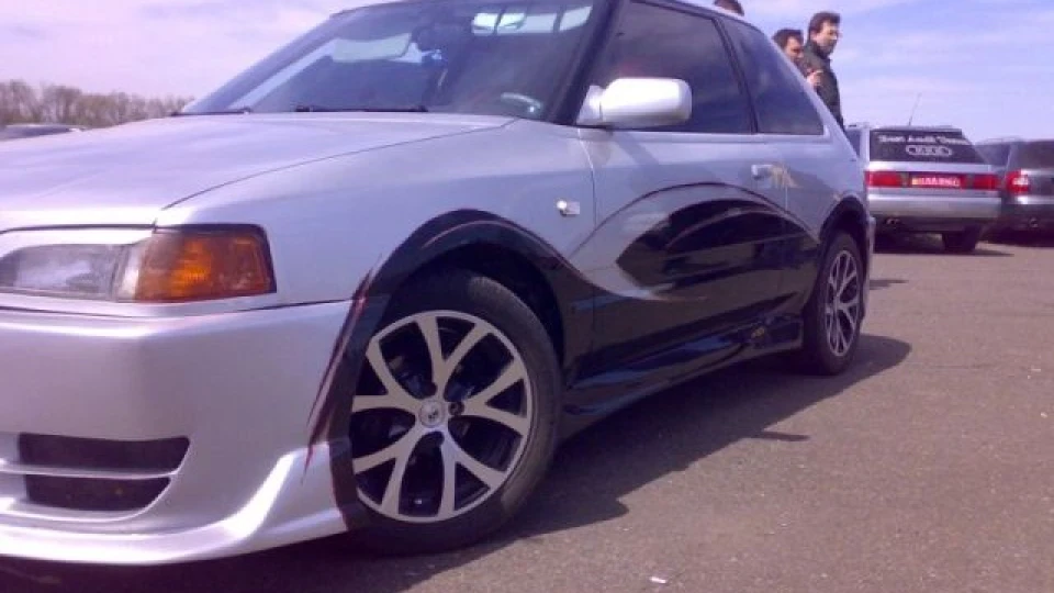Mazda 323 BG 4