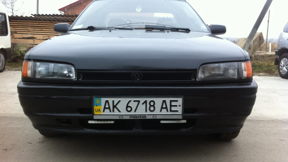 Mazda 323 BG 2